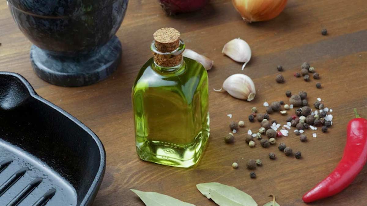 How to wash frying pan step by step