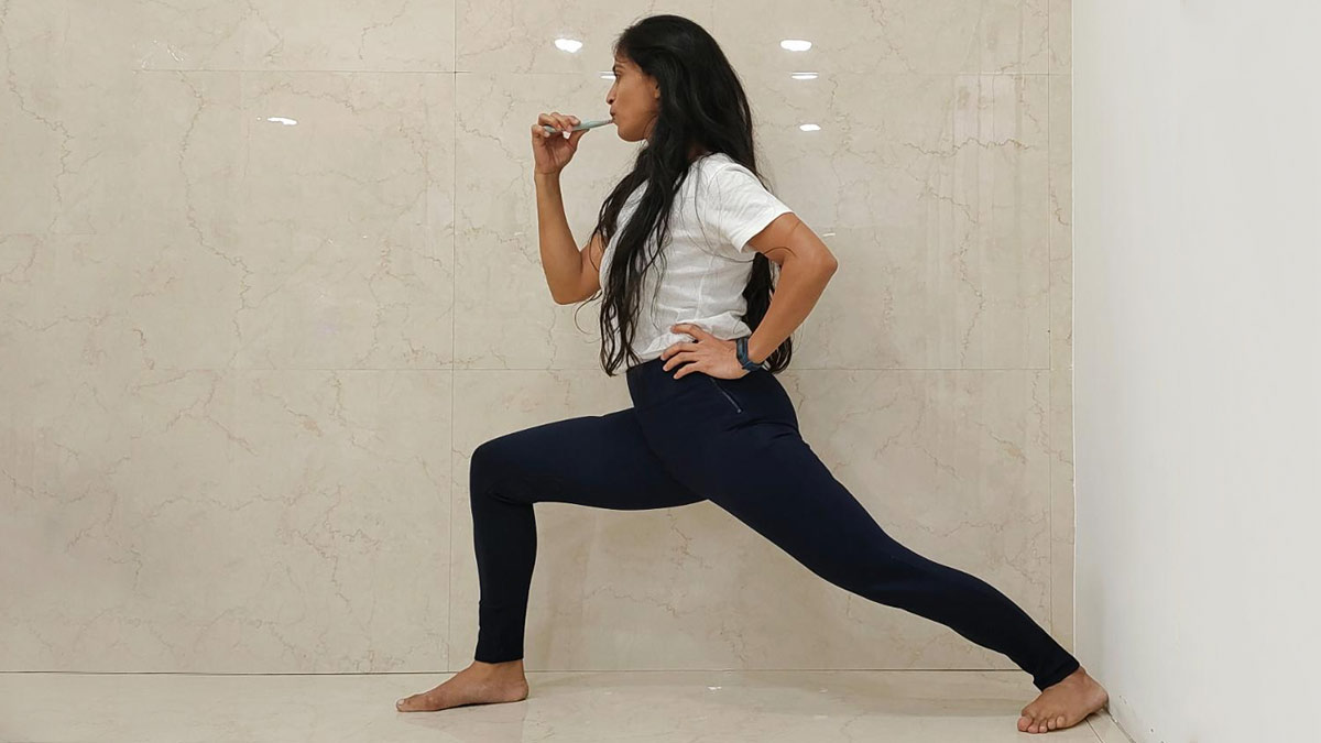 Lunges while brushing