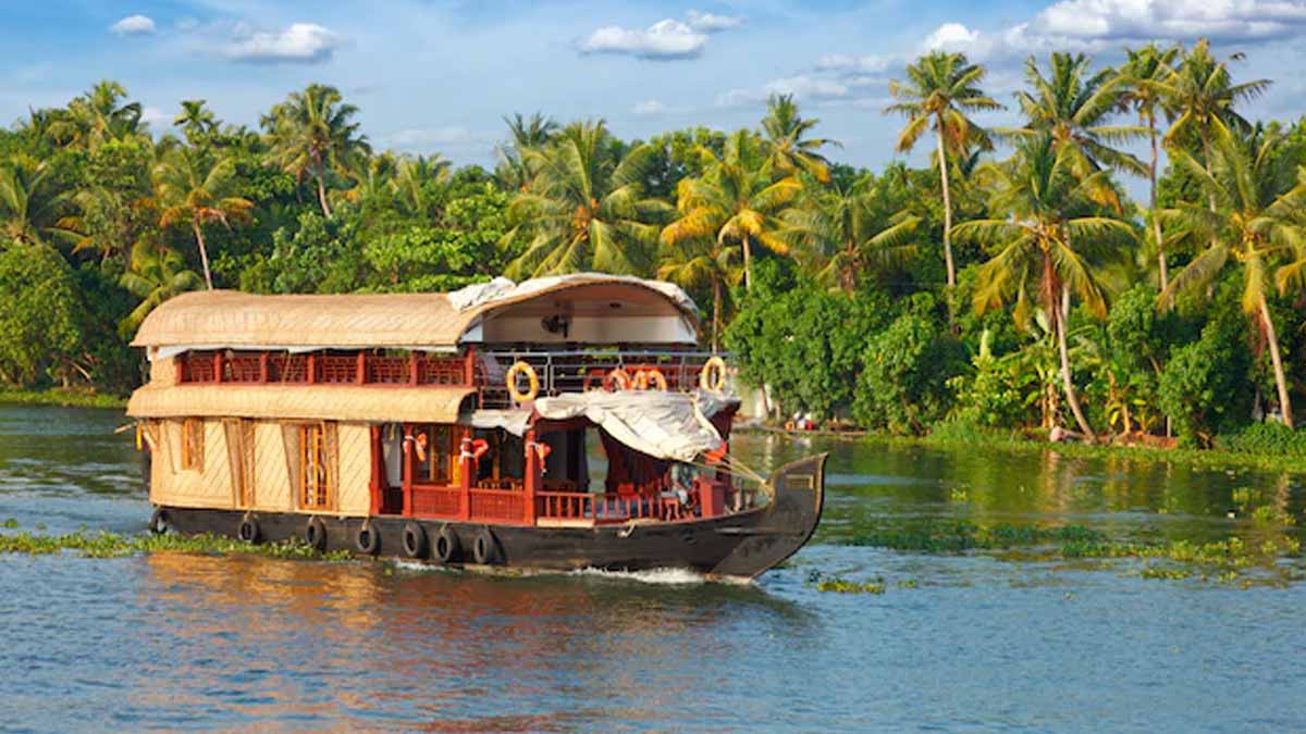 Places To Visit In July in kerala