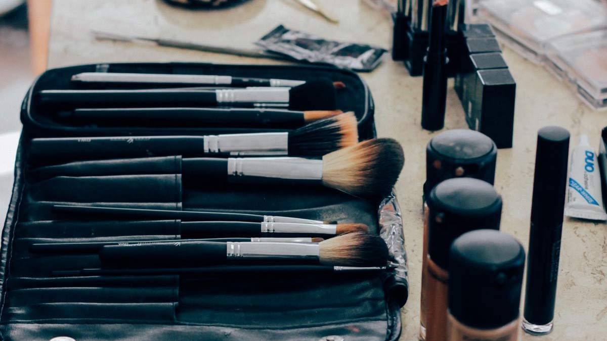 clean brush for flawless makeup base