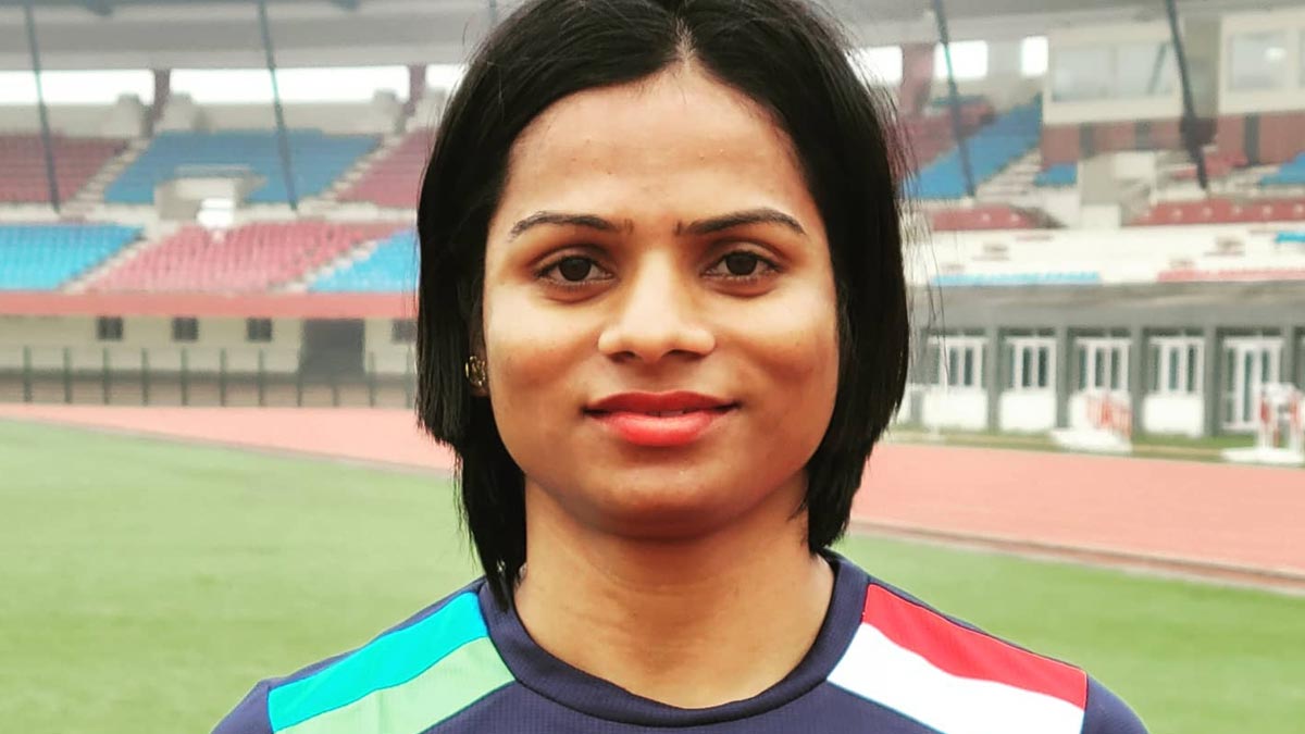 Dutee Chand Indias First Openly Gay Athlete Holds Lgbtq Flag At Cwg