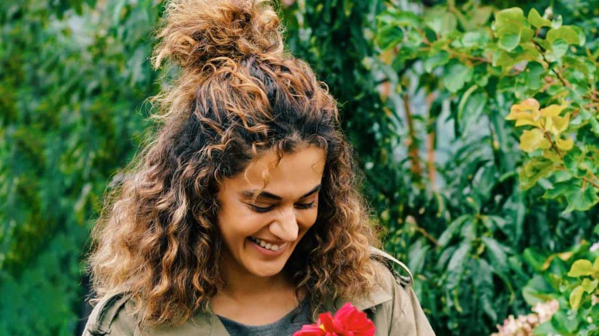 half bun taapsee pannu curly hairstyles