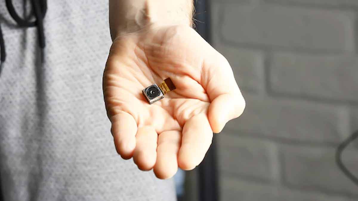 hidden camera in room