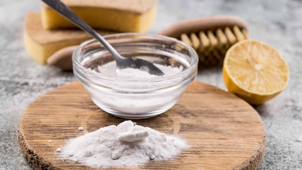 how to remove rust from utensils stand with baking soda