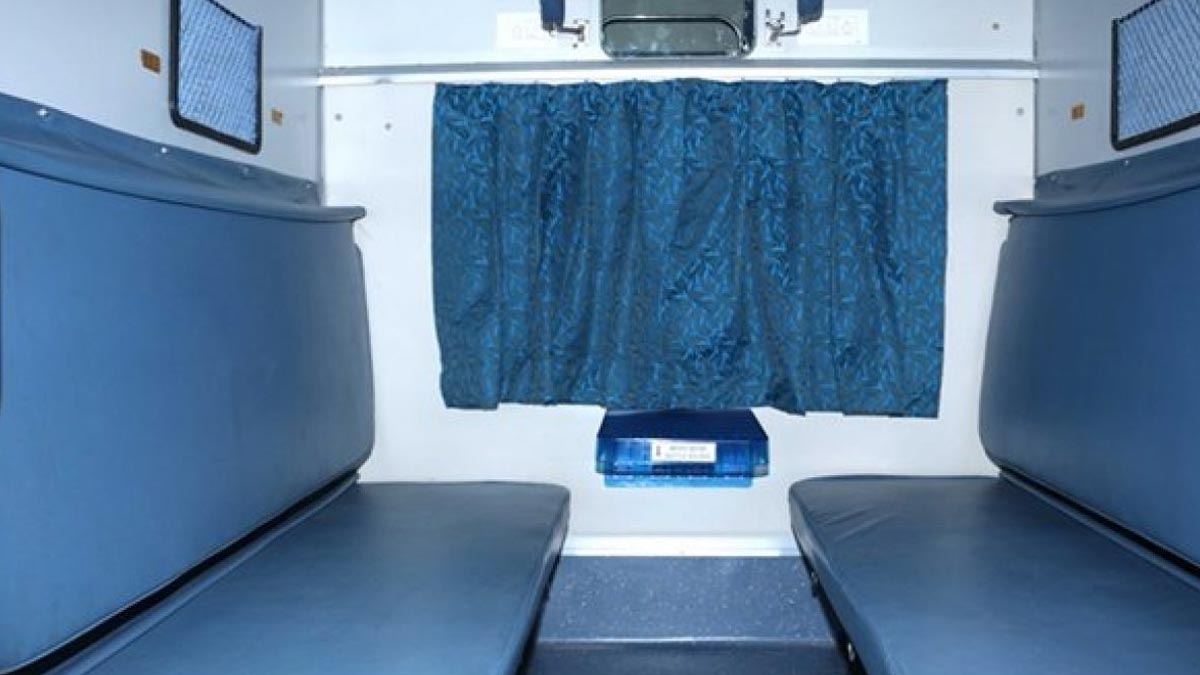 lower berth in train