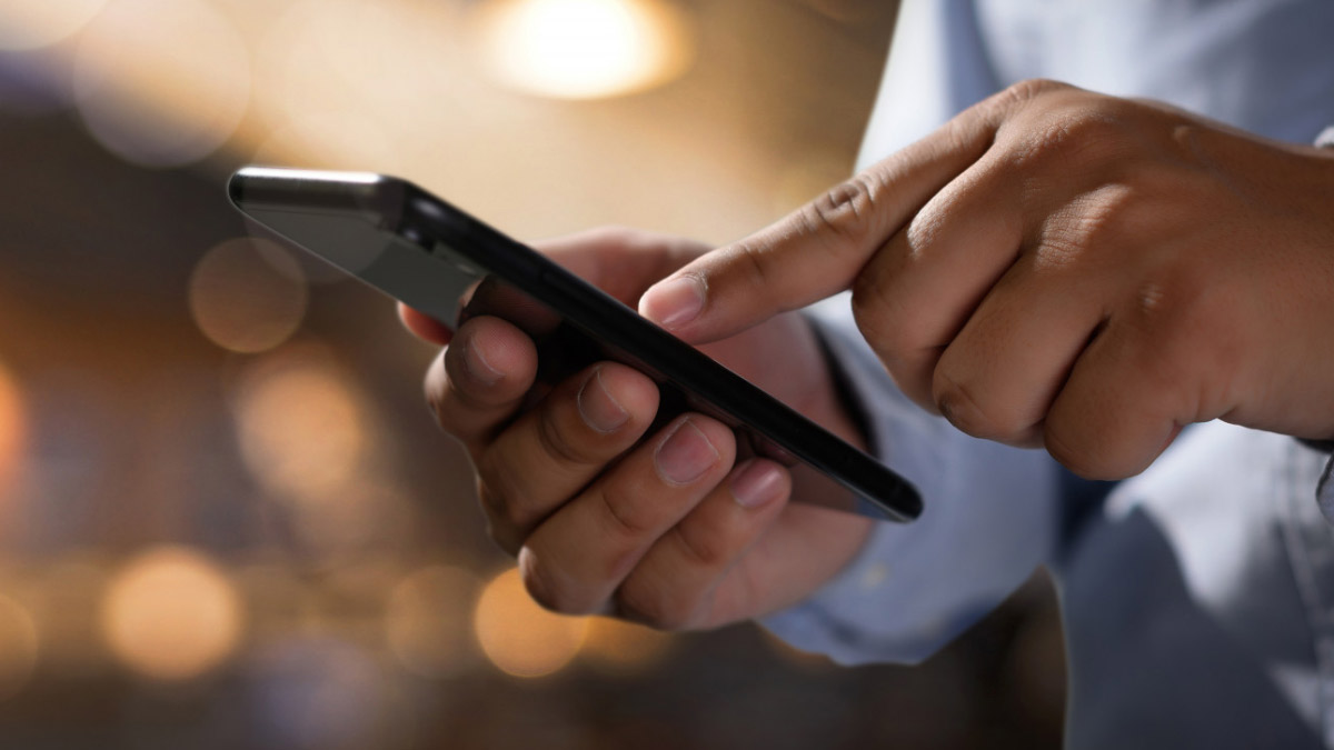 mobile number linked with aadhar