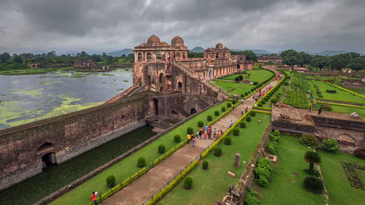 places to visit in Mandu