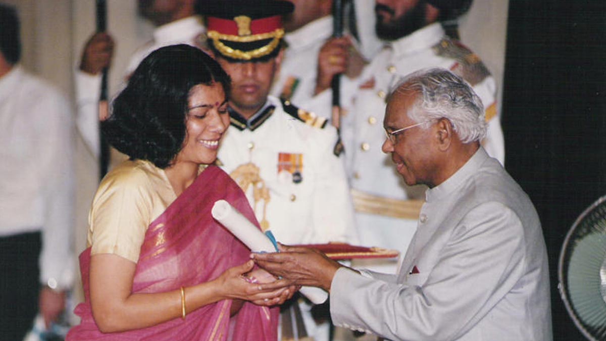 santosh yadav the first women mount everest climber