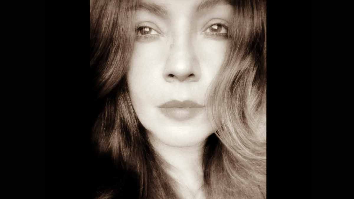 singlehood life of pooja bhatt