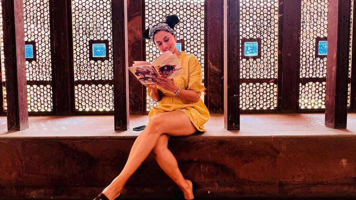 space buns taapsee pannu curly hairstyles