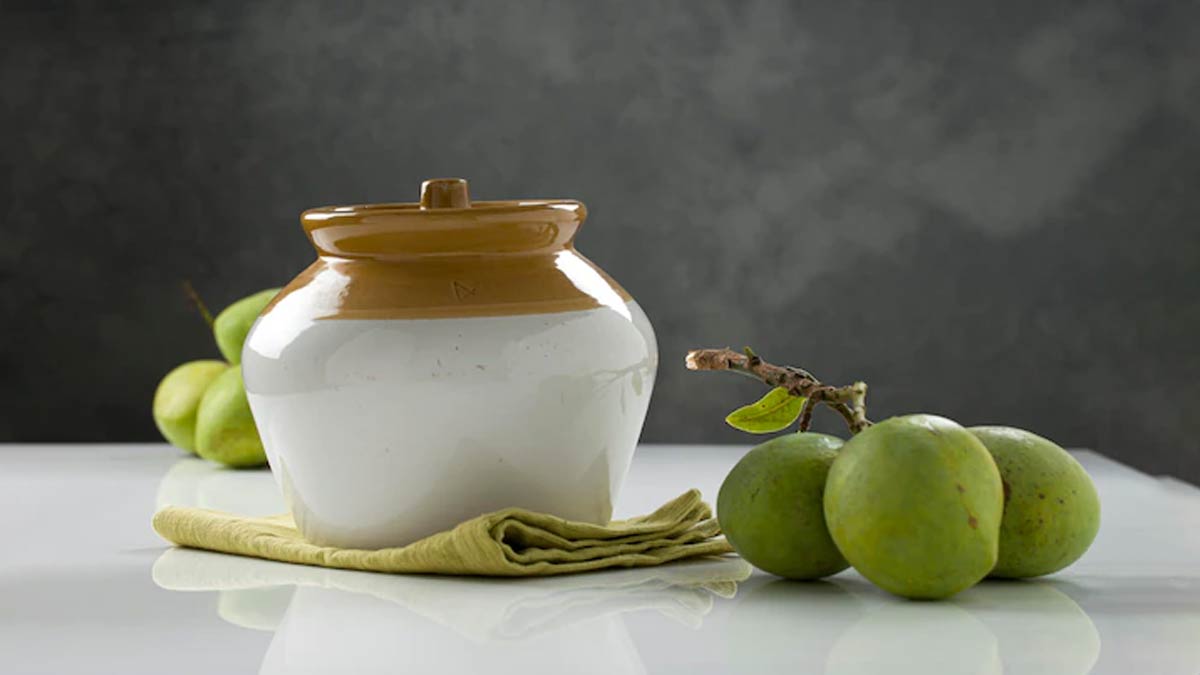 store pickle with tight lid