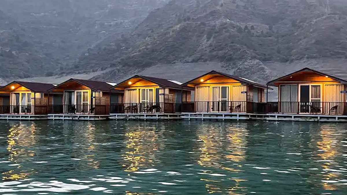 where is Le ROI Floating Huts