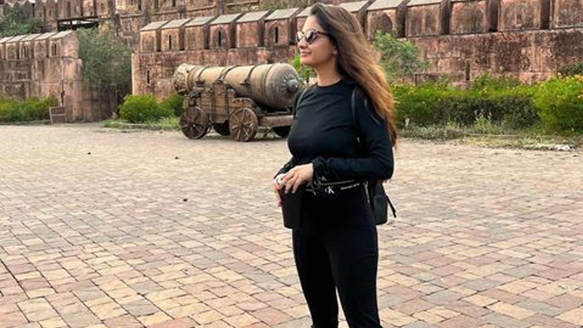 all black black tshirt