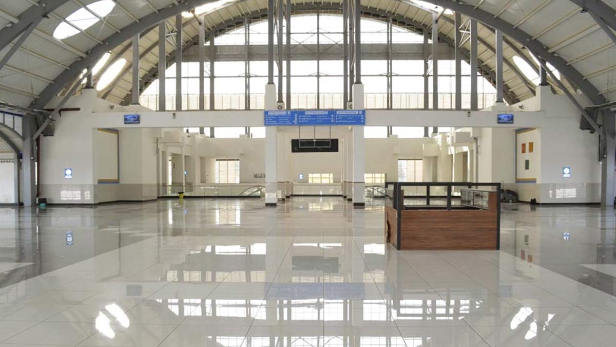 indias first private railway station