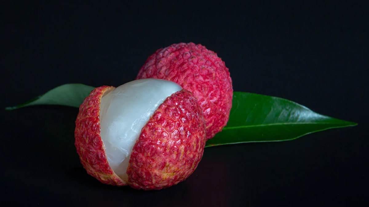 lychee peel face srub