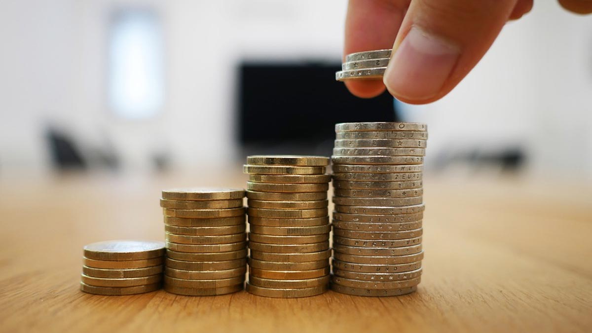 money if dream of spider