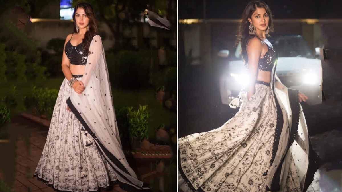 rhea Stunning In Black N White