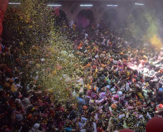 about vrindavan holi in hindi