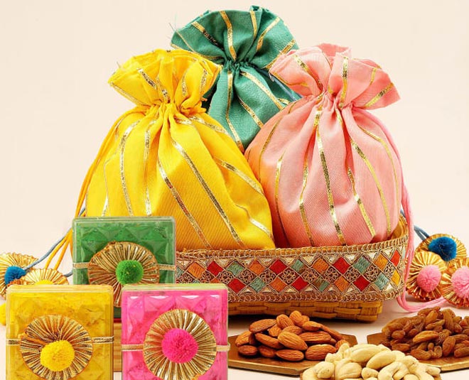gift hampers for holi