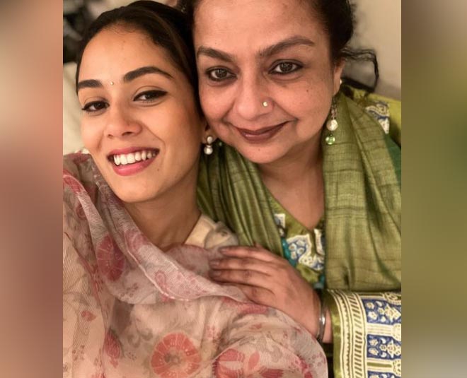 mira rajpoot with her in laws