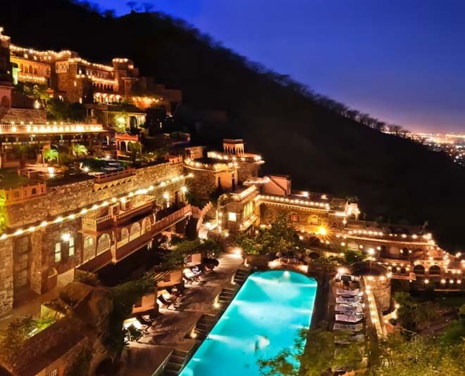 places to visit near delhi in april