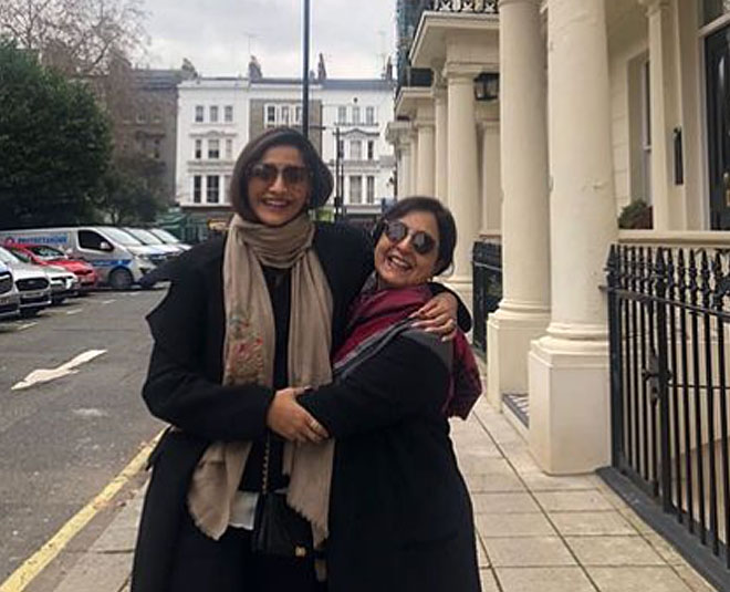 sonam kapoor with her in laws