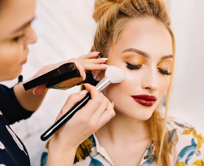 using highlighter for glowing skin