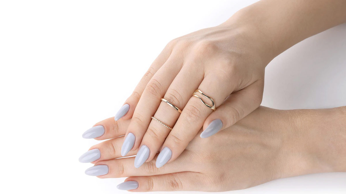 Queen Can Only Wear Natural Makeup And Keep Her Hair Neat