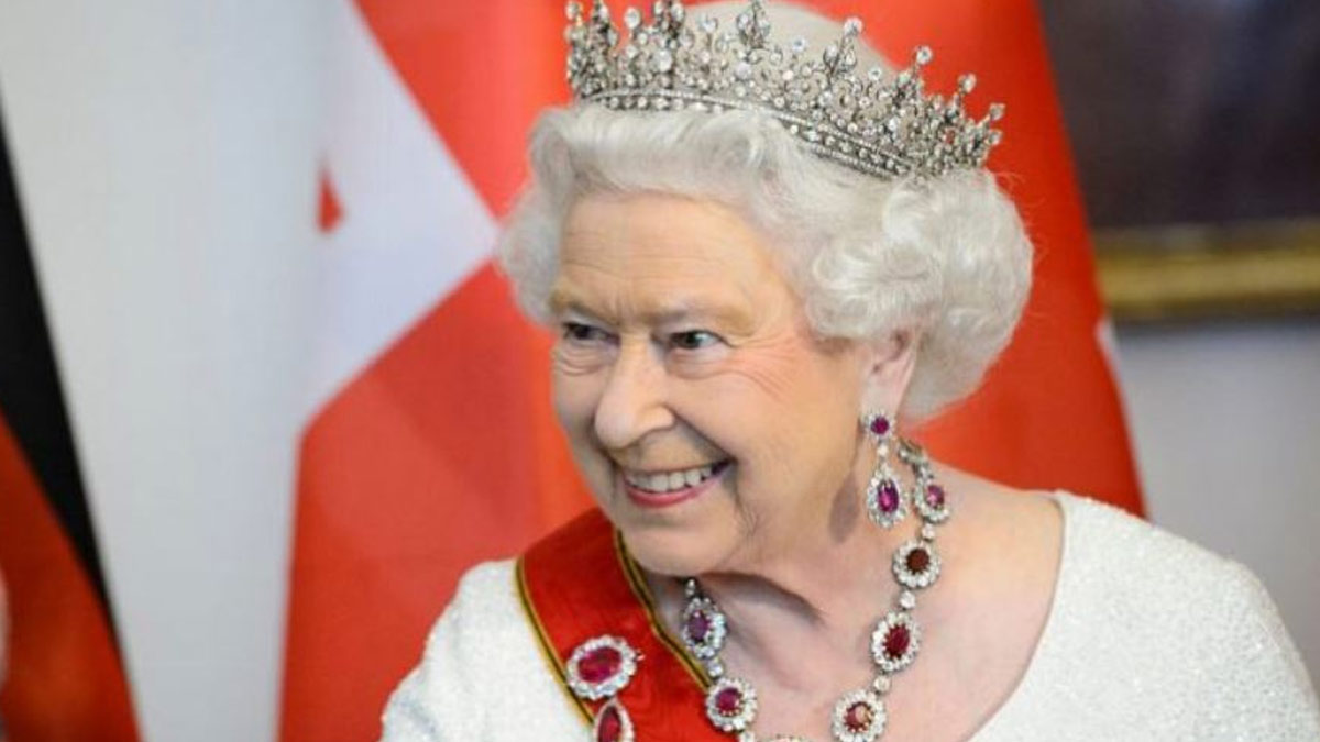 Queen Is Not Allowed To Grow Long Nails