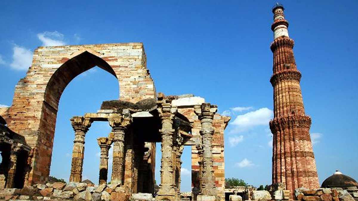 Quwwat ul Islam Mosque history in hindi