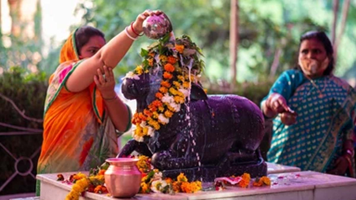 Shivaling Kaun See Disha Mein Rakhana Chaahie ()