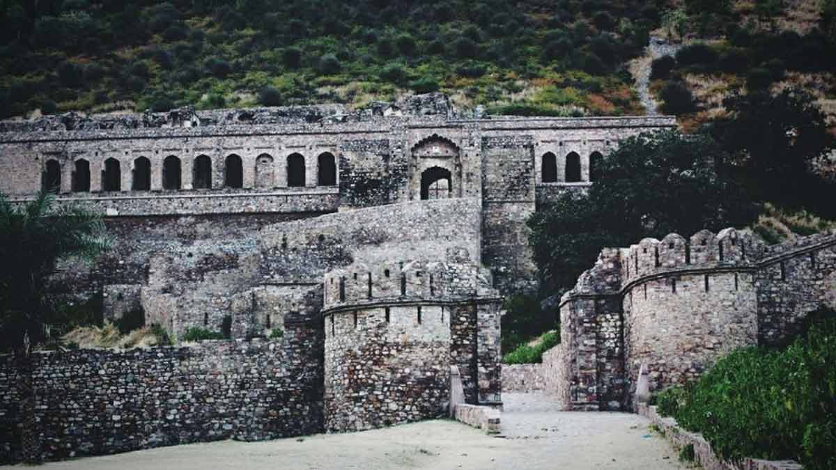 bhangarh fort is scariest place in india inside