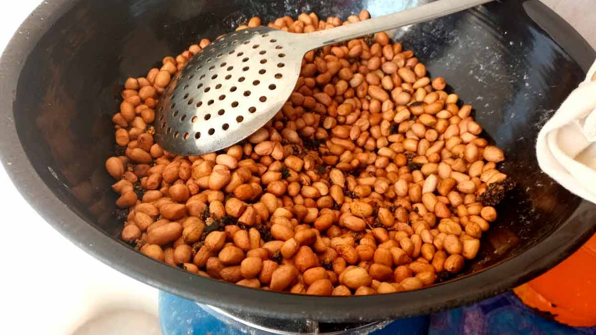 How to roast peanuts in pan