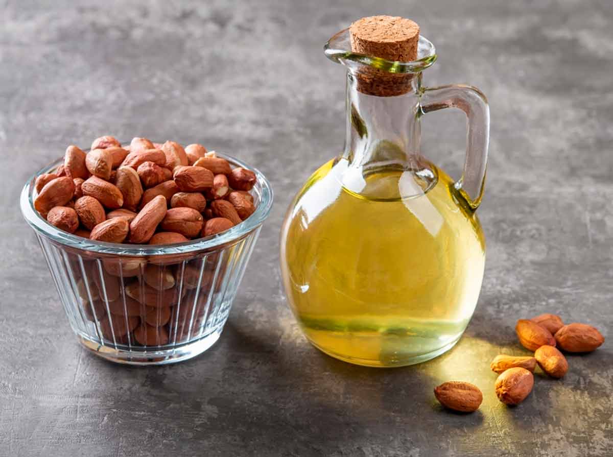 Hpw to roast peanuts with oil