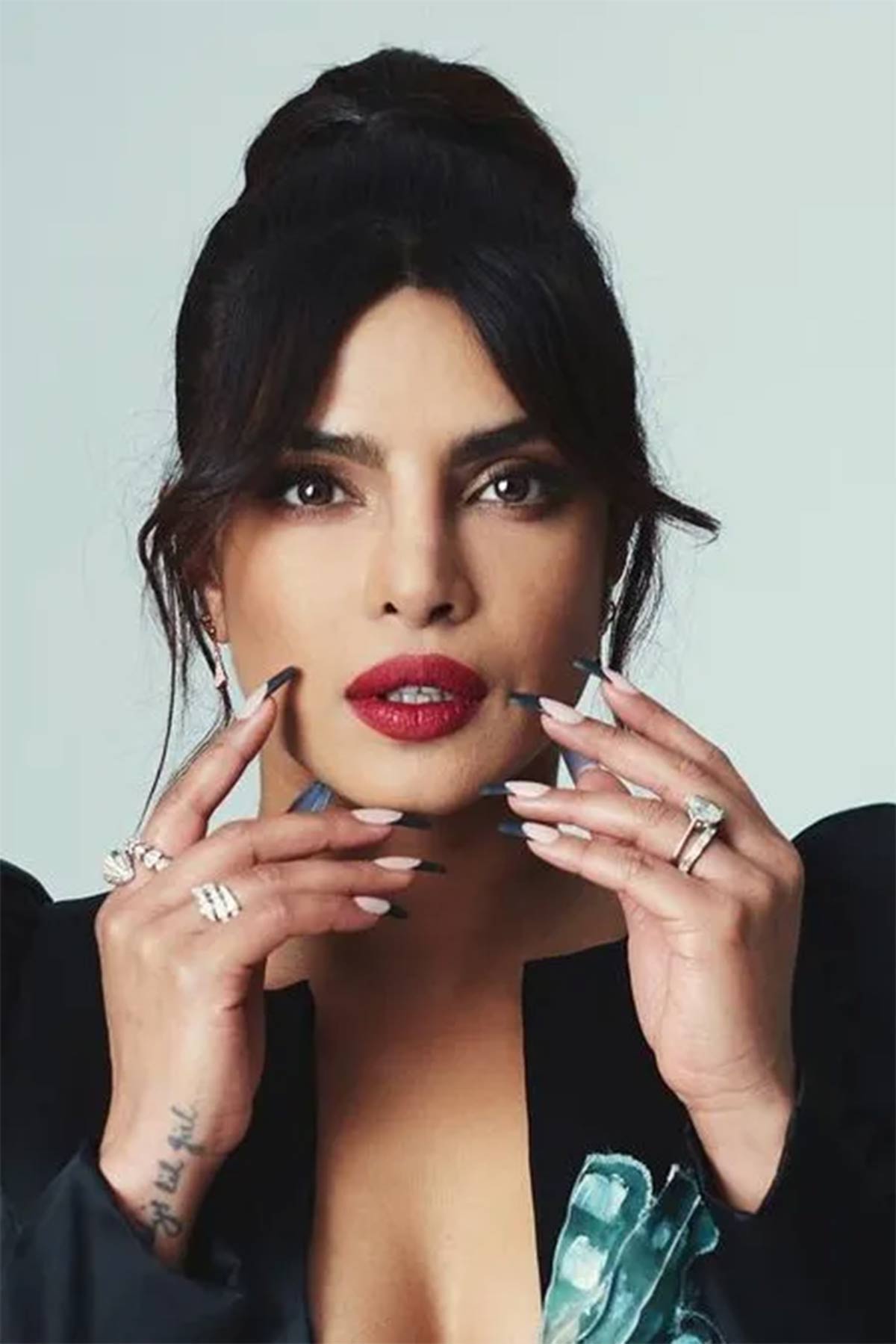 bold red color lipstick