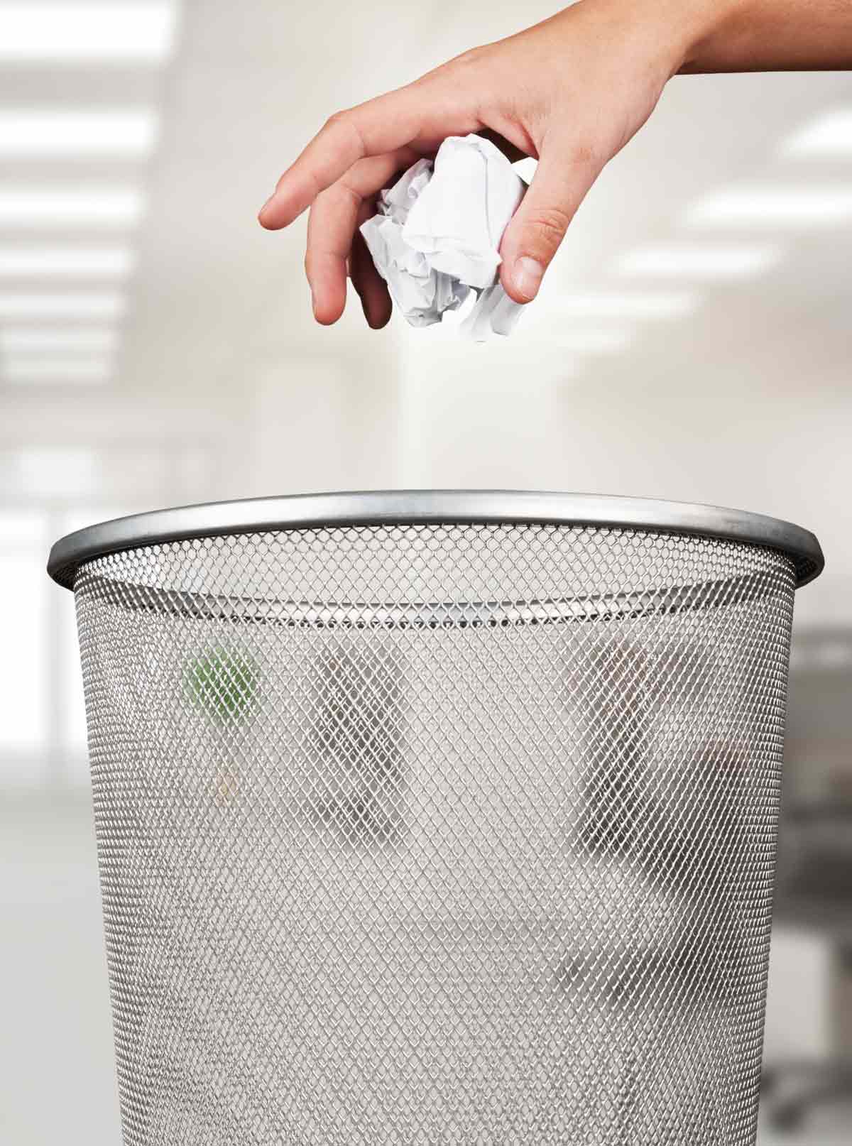 dustbin in bedroom vastu