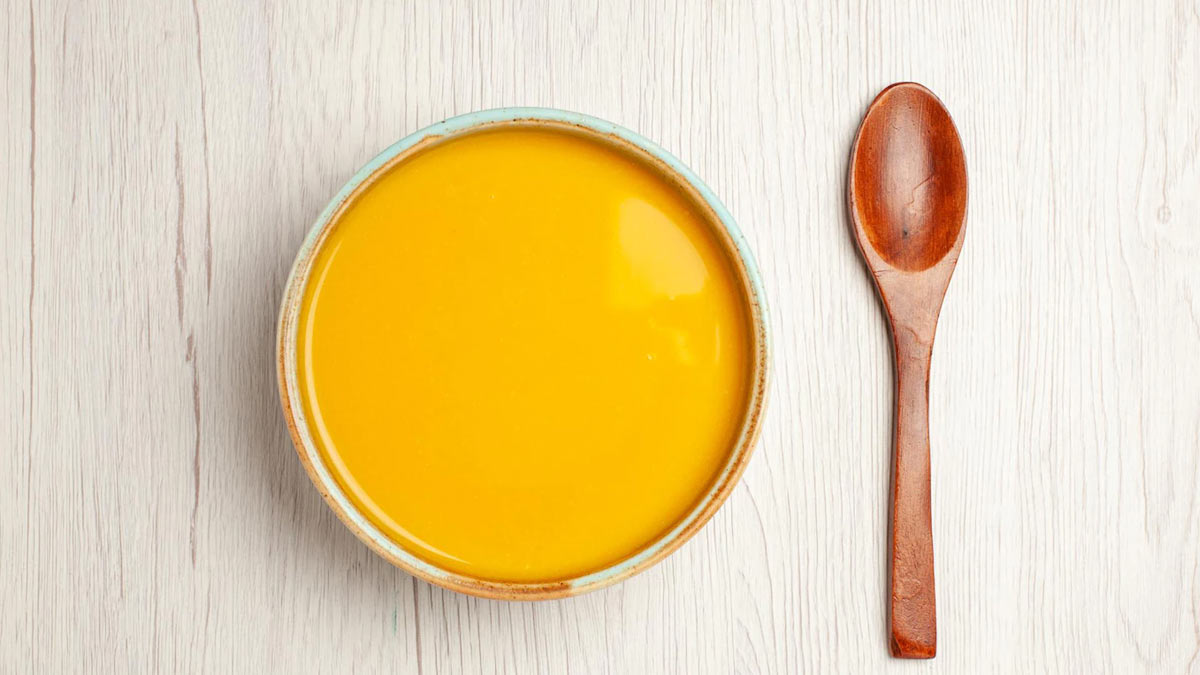 kitchen ingredients for dry hair in winter season for smoothness