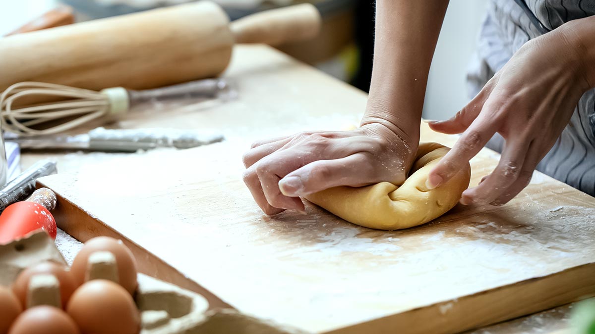 kneading dough way