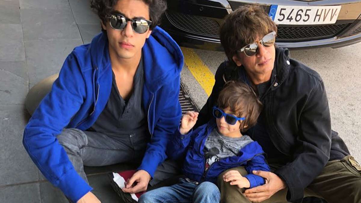 shah rukh khan with aryan khan abram khan