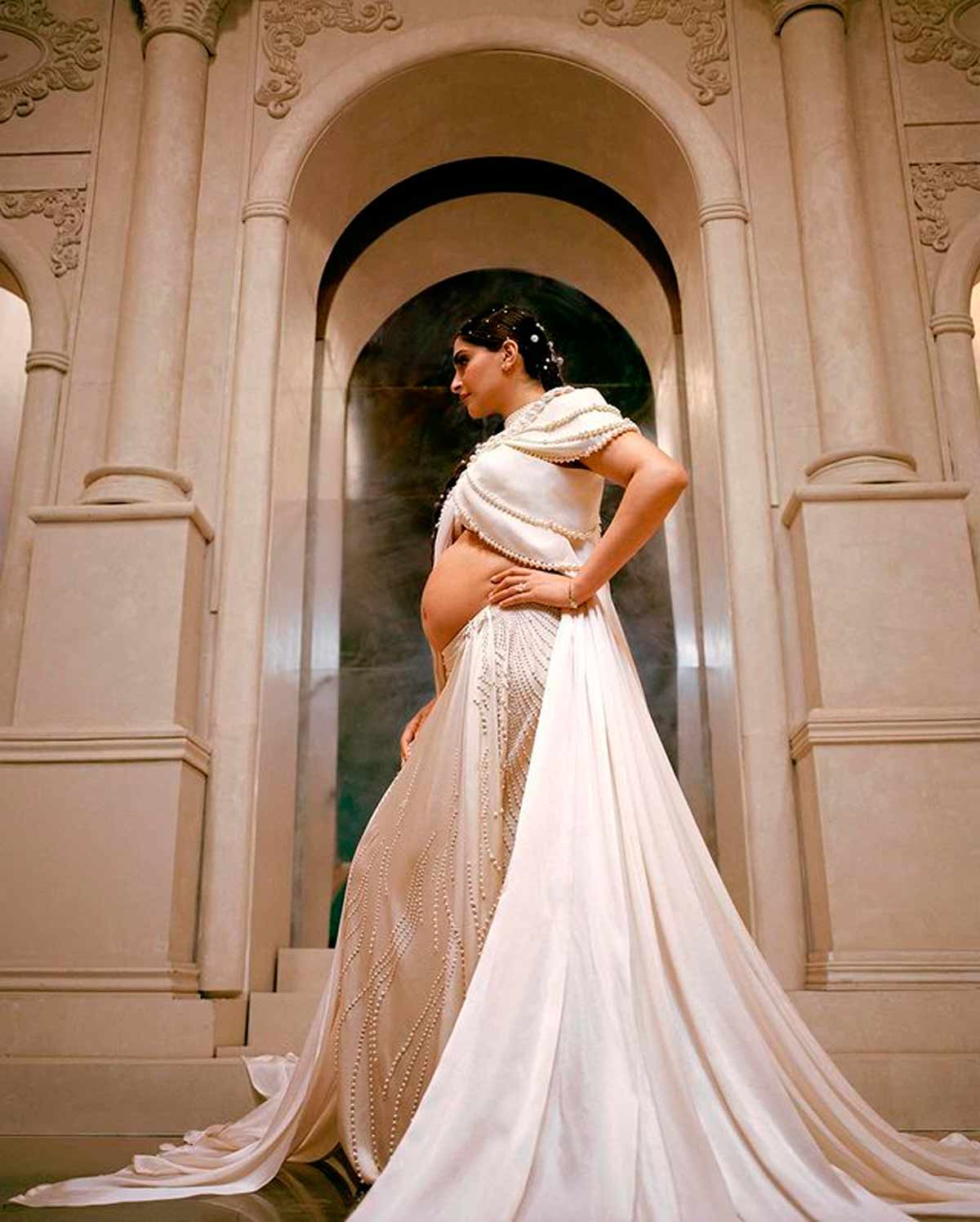 sonam kapoor pregnancy shoot