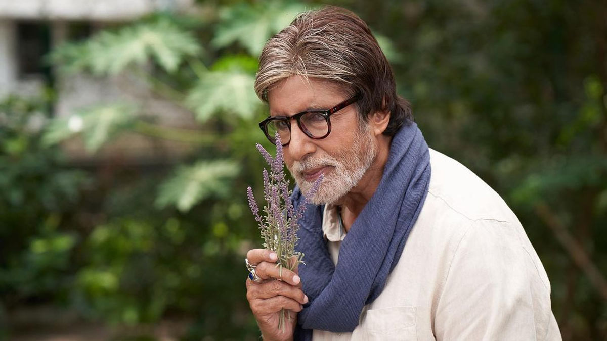 when amitabh bachchan almost died during the shooting of coolie