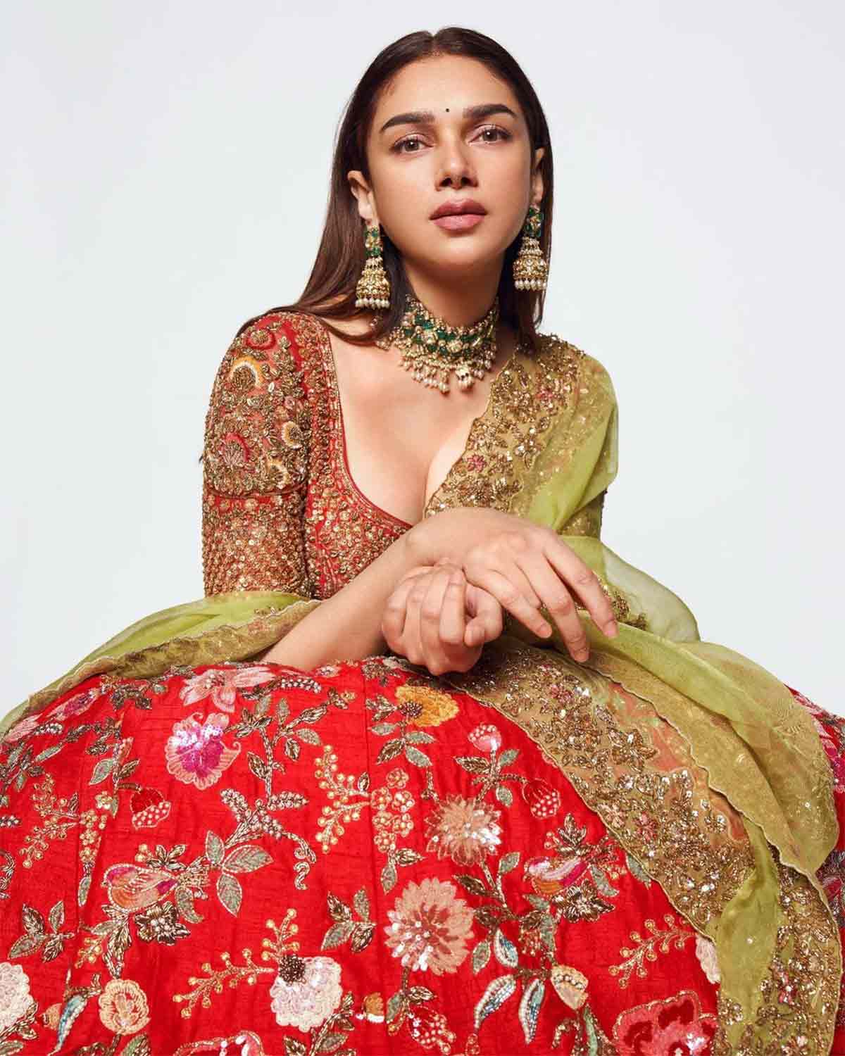 Aditi rao Hydari Dewy Makeup