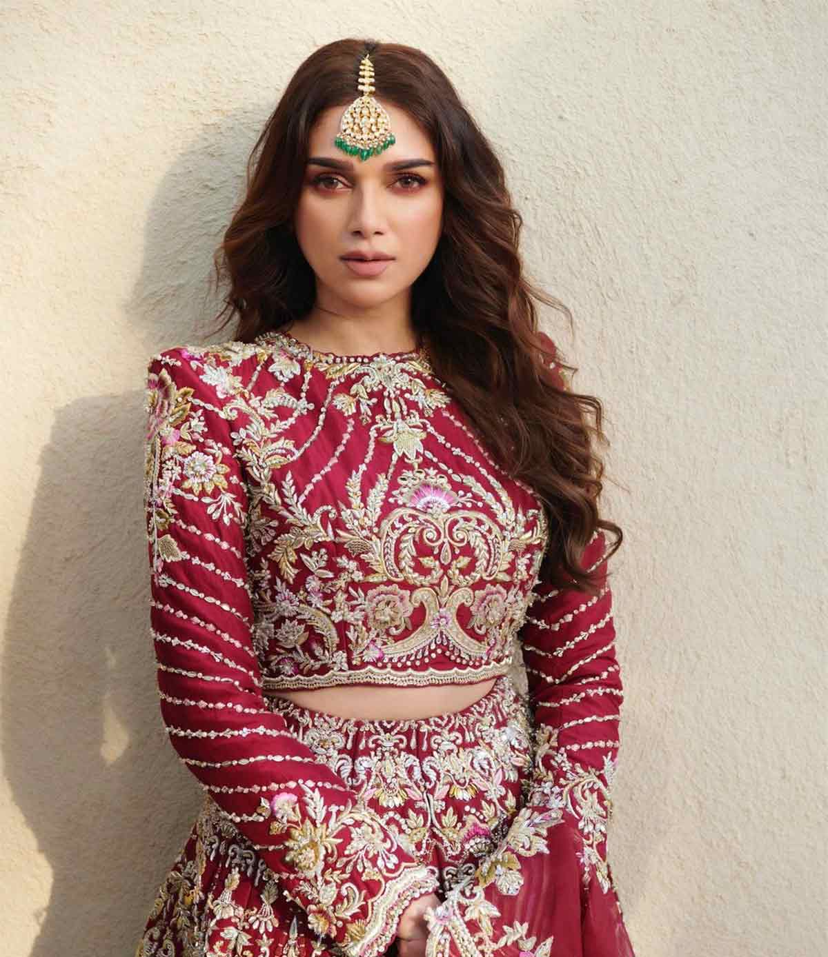 Aditi rao Hydari Nude Makeup