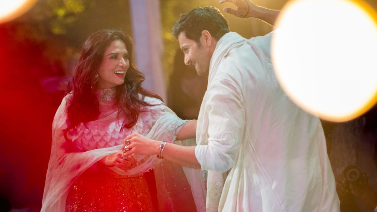 Colourful Set Up For Mehendi