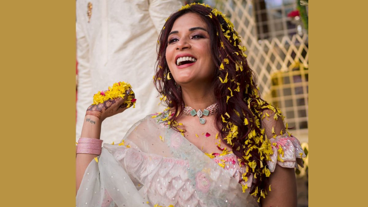 Phoolon Ki Holi ali richa