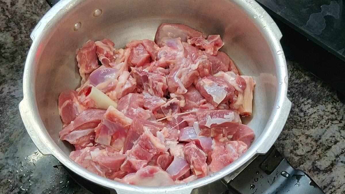 easy tips to clean raw mutton