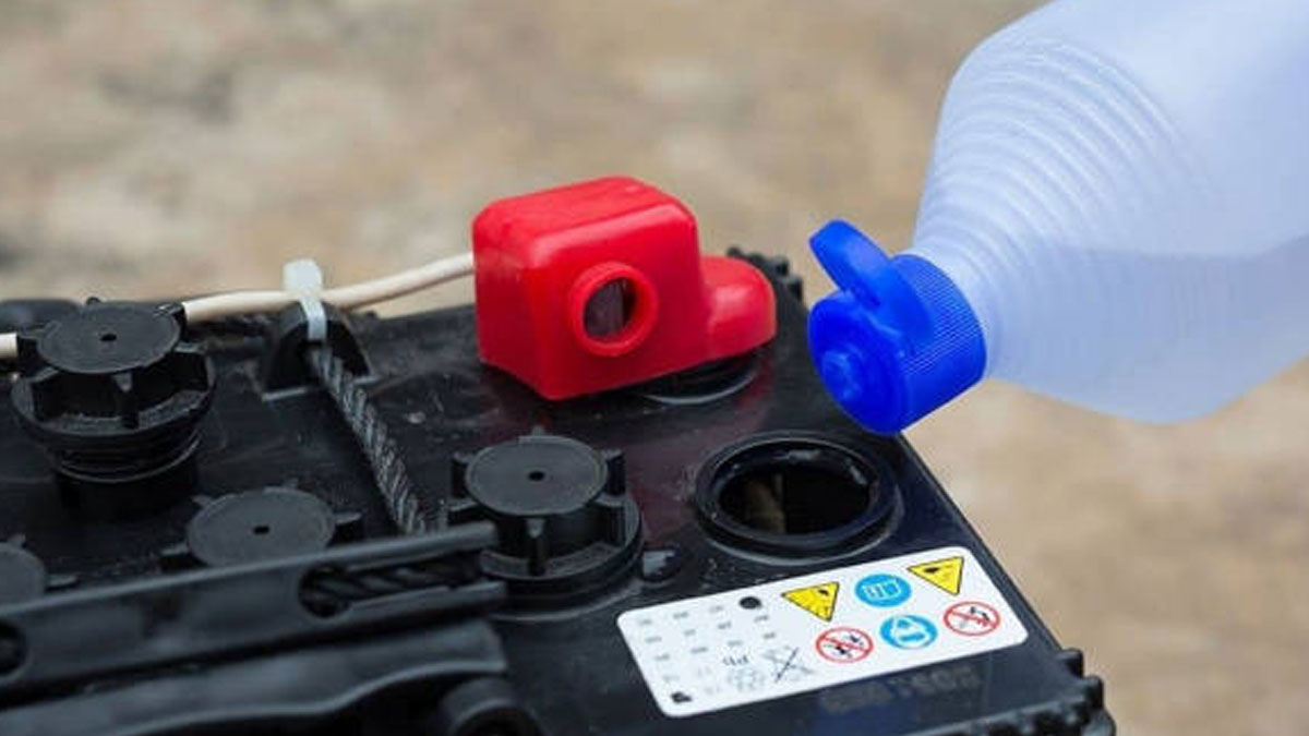 how to check inverter battery water level