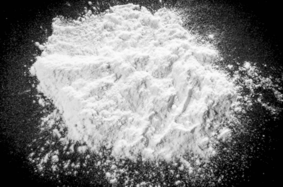 how to clean white plastic table from borax powder