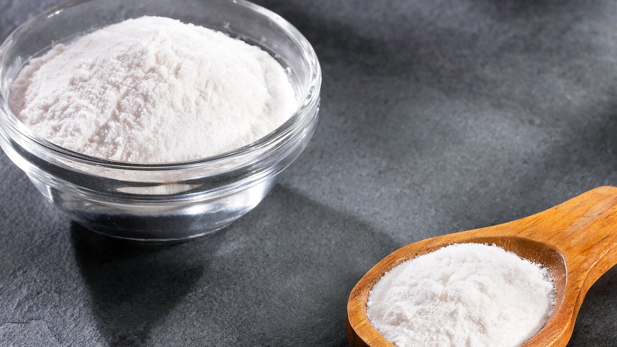 how to get rid of caterpillars from garden with baking soda