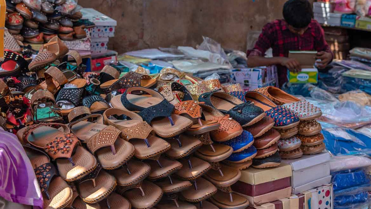 kanpur ladies footwear market